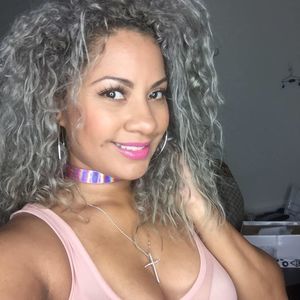 Meet your Posher, Desi